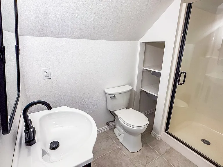 200 N Sorrells Rd — Photo 25