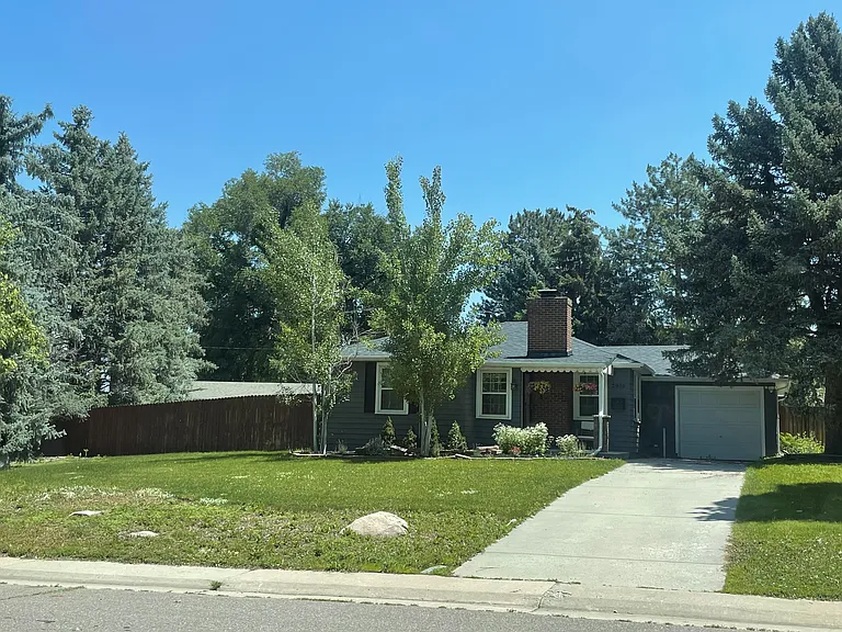 2900 S Clermont Dr — Photo 1