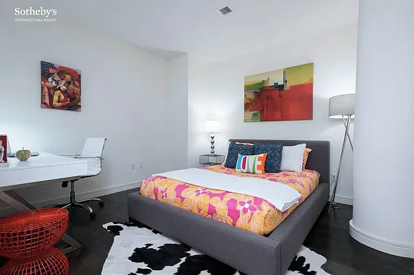 Sold by Sotheby's International Realty | media 11