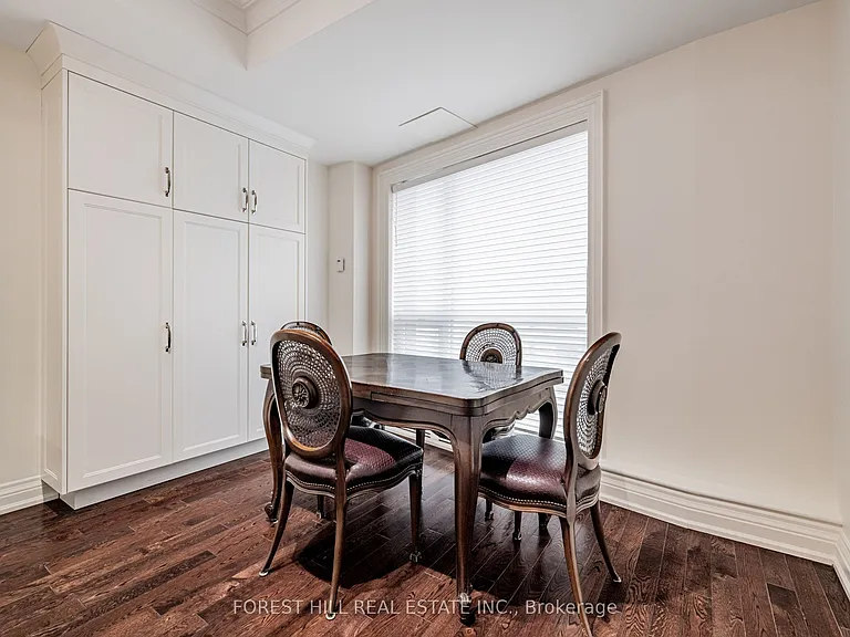 38 Avenue Rd #2002 — Photo 22