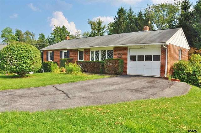 1st image of 22 Essex Circle Dr