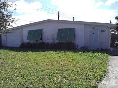 4th image of 202 N Loxahatchee Dr