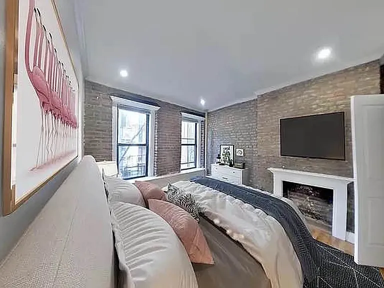 195 E 2nd St #7 — Photo 6