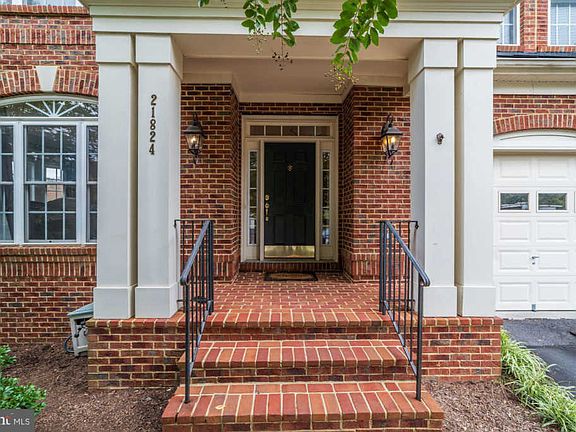 3rd image of 21824 Ainsley Ct