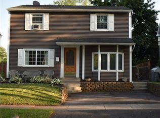 99 Williams Rd, Rochester, NY 14626