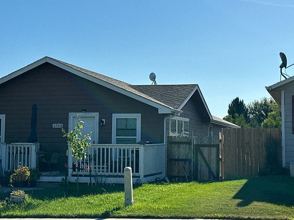 2nd image of 1745 Highland Ave