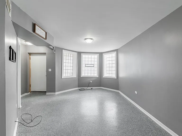 1038 N Harding Ave #2 — Photo 1