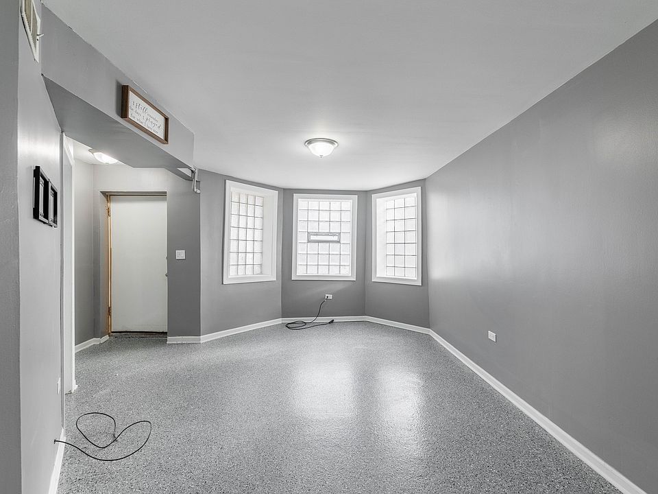 1st image of 1038 N Harding Ave #2