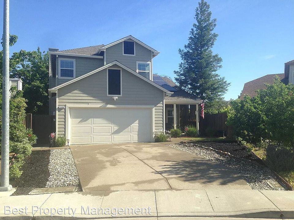 2nd image of 2084 Heartland Cir