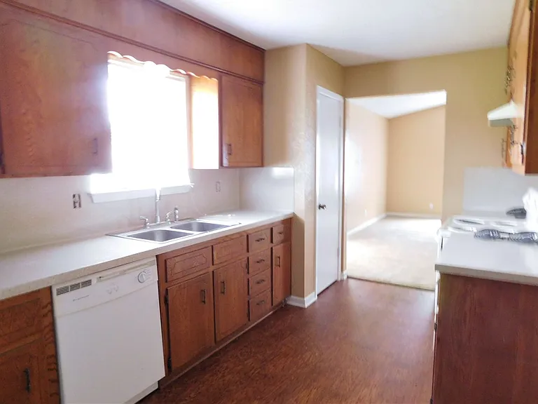 1606 Daude Ave — Photo 5