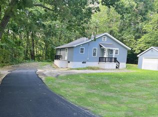 419 Whalom Rd, Lunenburg, MA 01462