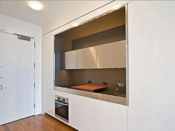 15 William St APT 12D, New York, NY 10005