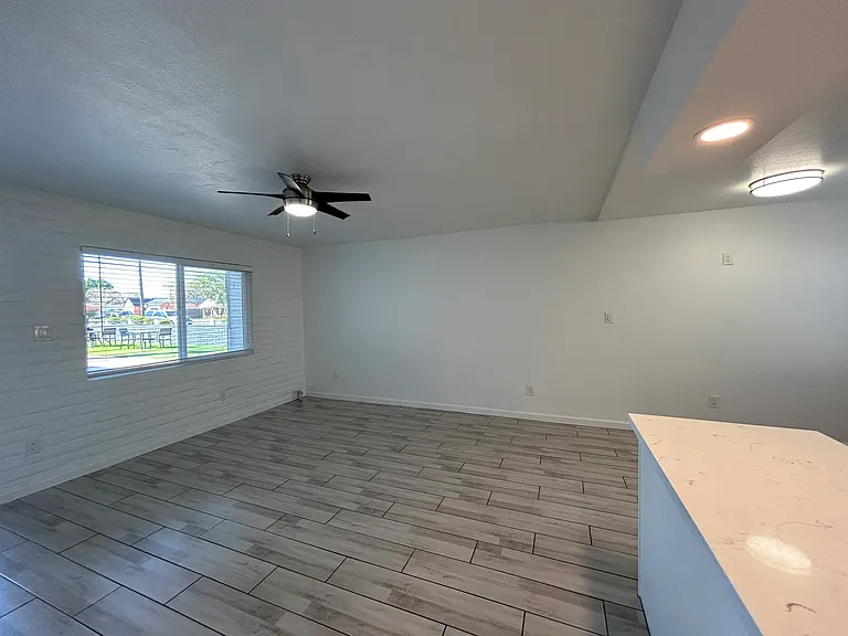 2 bed, 2 bath - tile floors