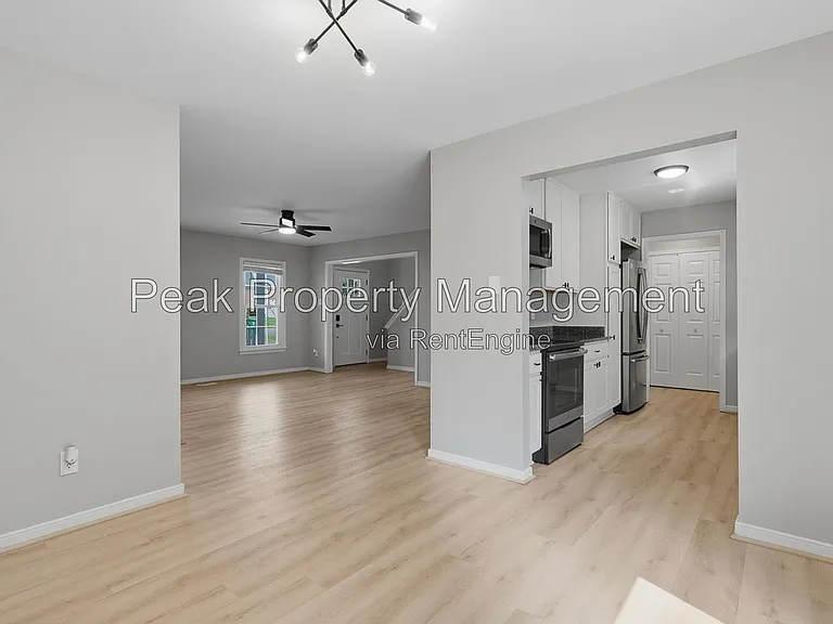 5008 Chelsea Brook Ln — Photo 12