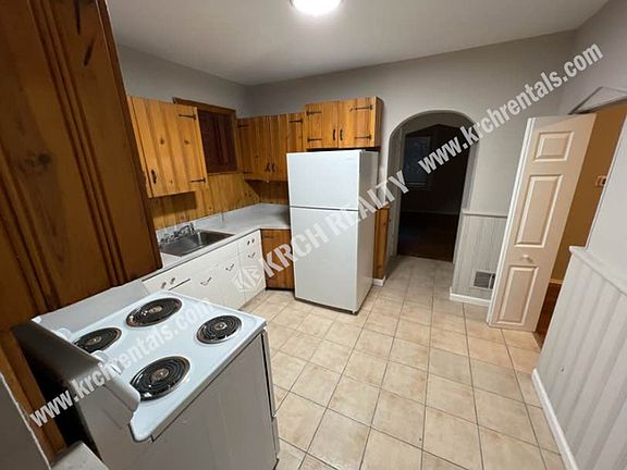 5th image of 4242 N Euclid Ave