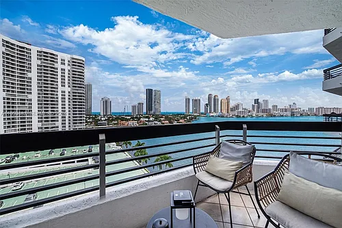 3600 Mystic Pointe Dr Photo 1