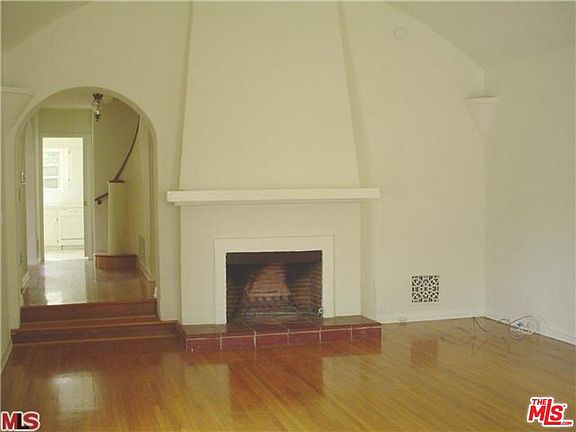 4th image of 438 S Peck Dr