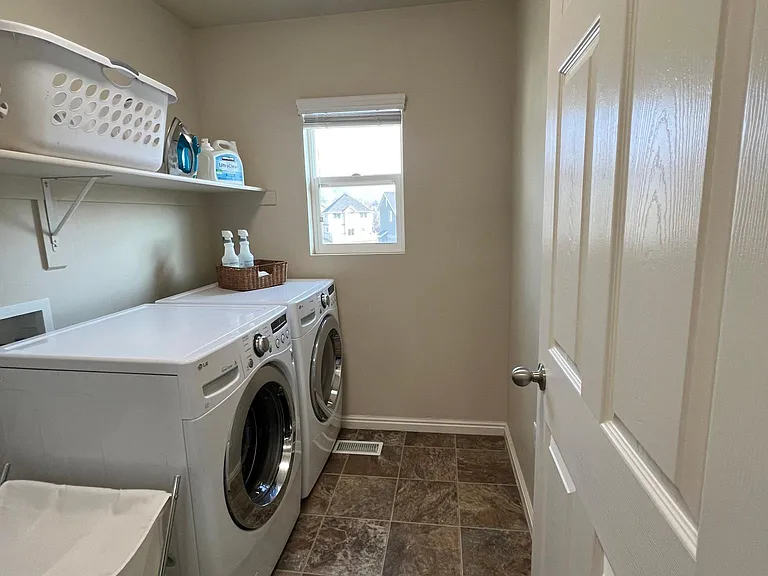 1043 N 740 W — Photo 16