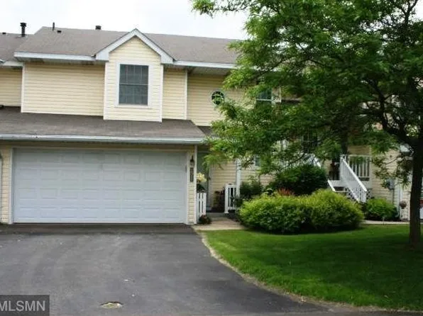 2311 Grange Ave N, Oakdale, MN 55128