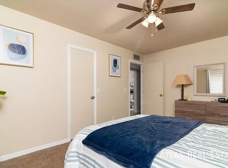 530 W La Jolla Dr — Photo 8