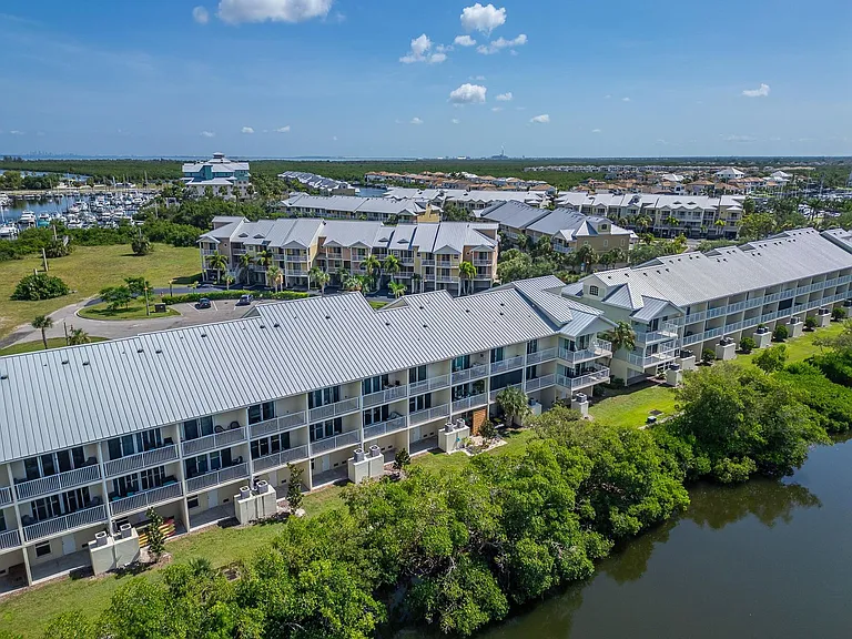 3266 Mangrove Point Dr — Photo 77