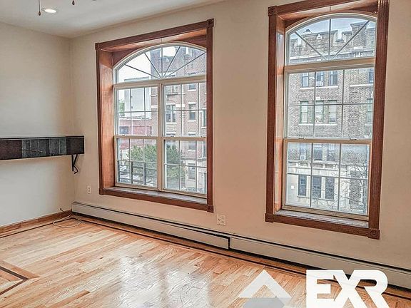 4th image of 2016 Bedford Ave #3B
