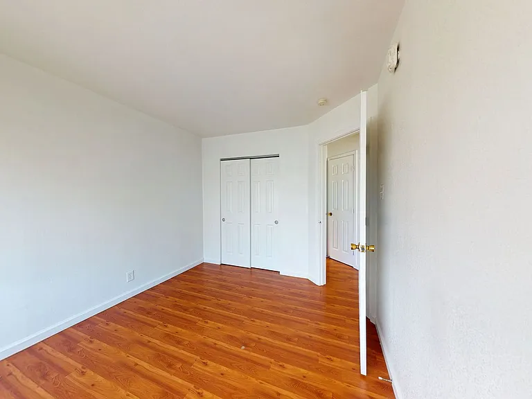 2515 10th ave — Photo 155