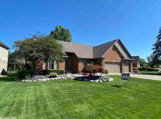 20389 Breezeway Dr, Macomb, MI 48044