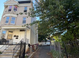 31 22nd St #2A, Irvington, NJ 07111