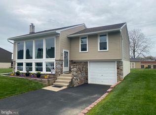 1069 Stellar Dr, Mount Joy, PA 17552