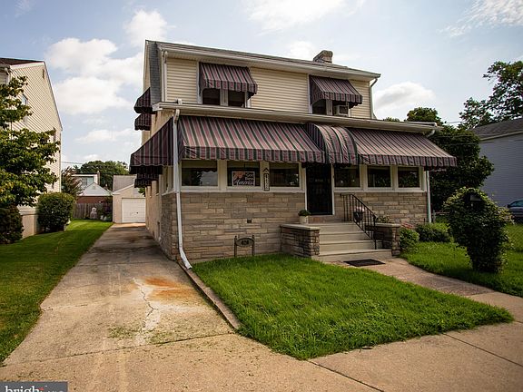 2nd image of 426 Fernwood Ave