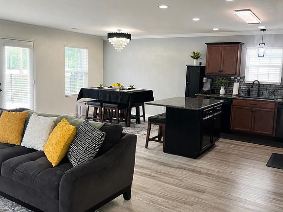 5th image of 317 Long Meadow Dr.
