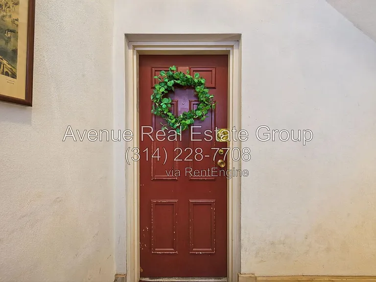 5559 Pershing Ave #1F — Photo 4
