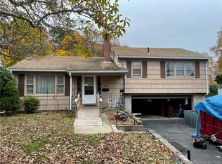 16 Eastwood Rd, Groton, CT 06340