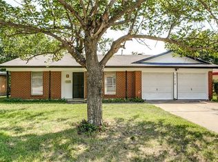 3712 Carriage Hill Dr, Forest Hill, TX 76140
