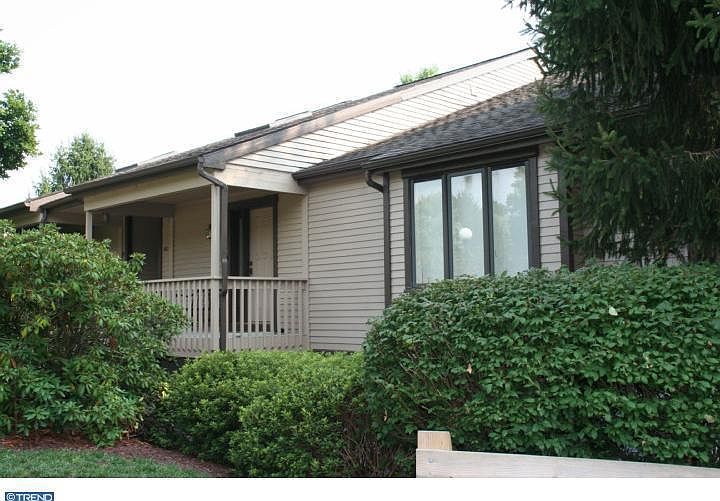 1st image of 813 Jefferson Way