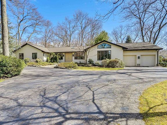 5th image of 1605 Raccoon Dr