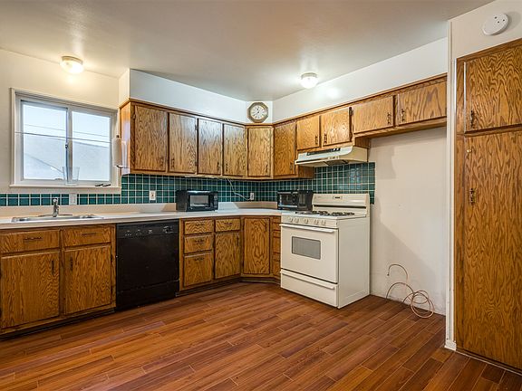 4th image of 19403 Antago St