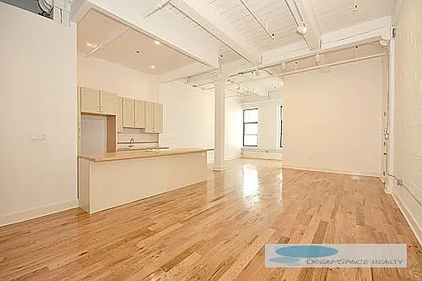 Rented by Dream Space Realty | media 11