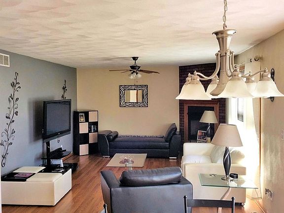 3rd image of 3025 Beutell Ln