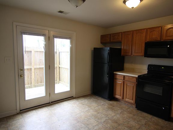 5th image of 121 Coyote Ct