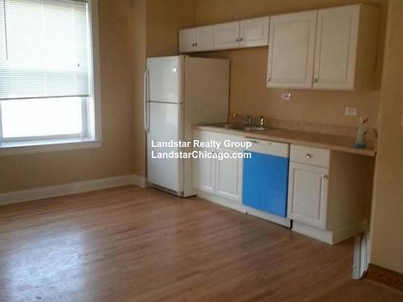 2nd image of 2863 W Fullerton Ave #3A