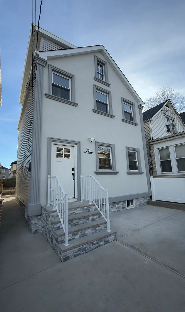 Building Photo - 33 Metcalfe St #1