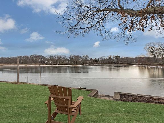 3rd image of 1075 Mill Creek Dr