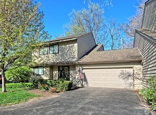 1596 Kirkwood Dr, Geneva, IL 60134