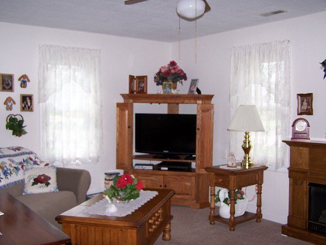 2nd image of 301 E 5th St