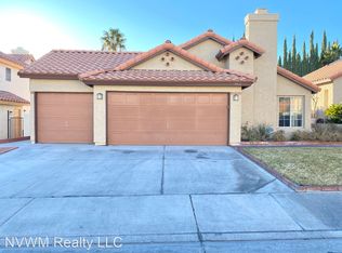3313 Surfline Dr, Las Vegas, NV 89117