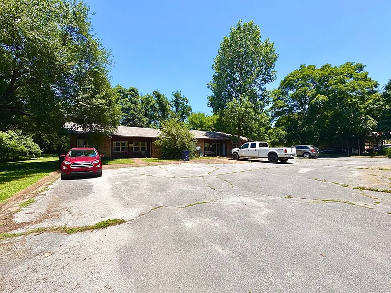 252-260 Jean St — Photo 14