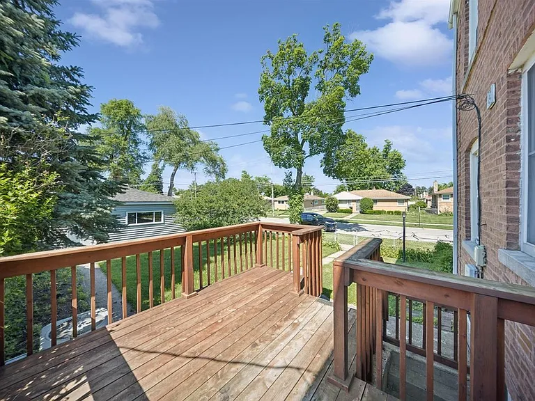 1798 Howard Ave — Photo 13
