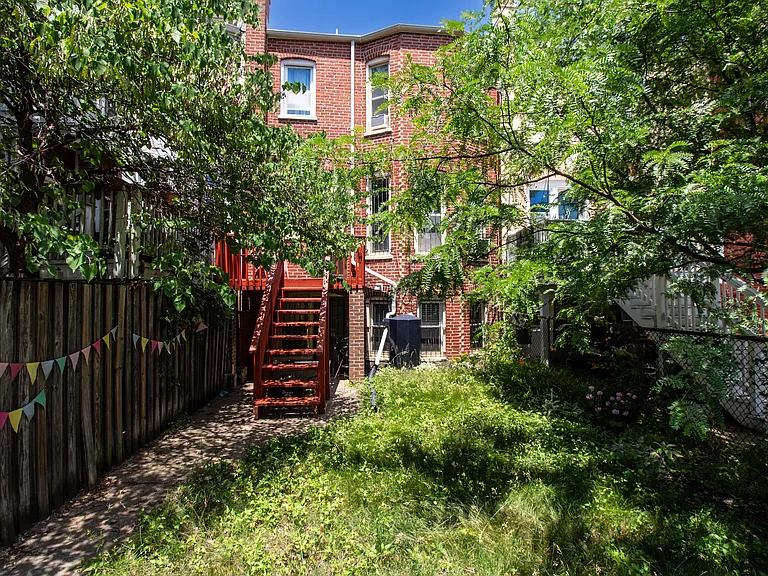 148 Adams St NW — Photo 49